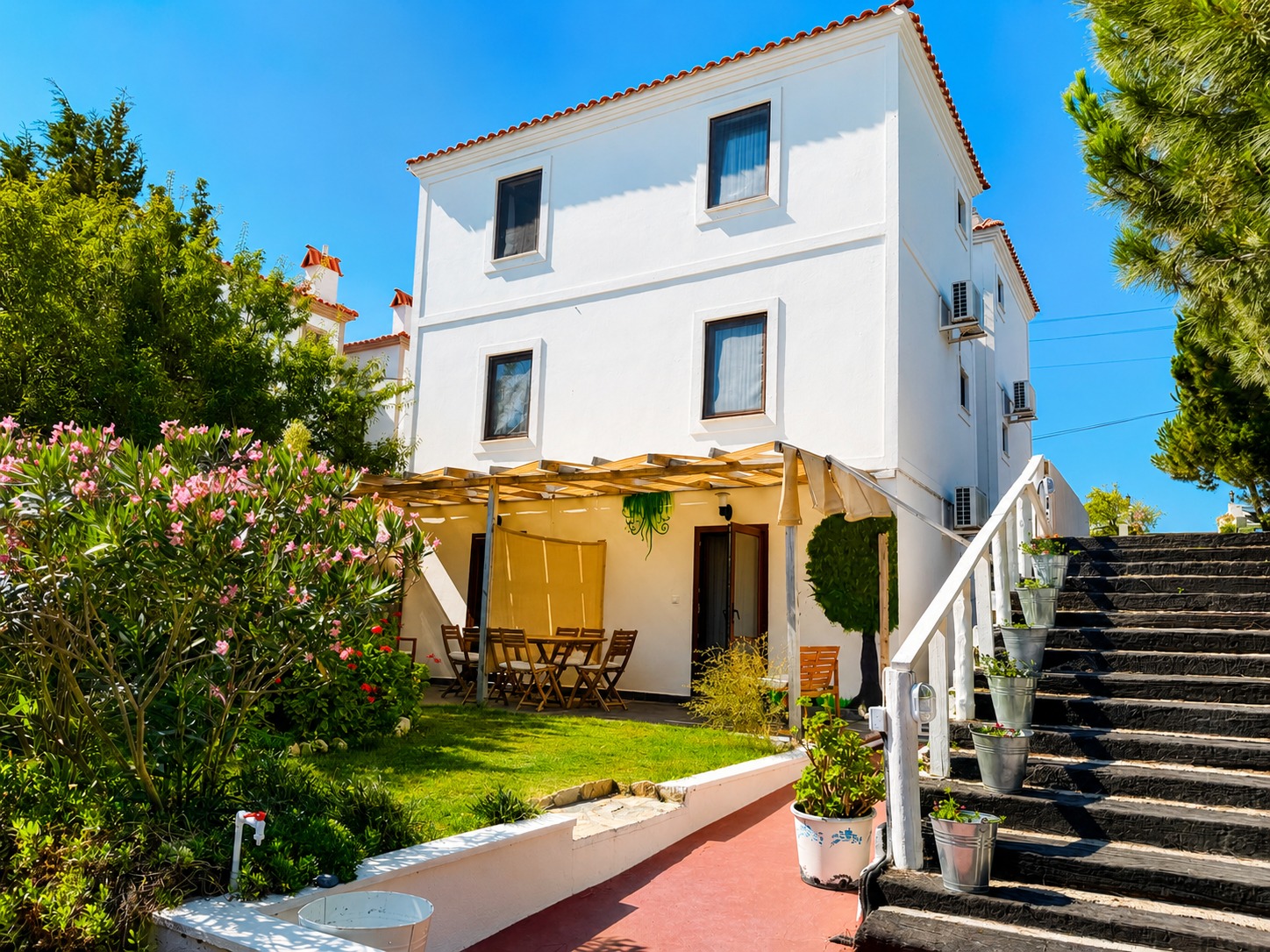 Arşipel Otel bahçe görseli 11